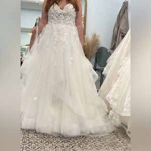 Essence of Australia D3587 size 14 brand new with tags